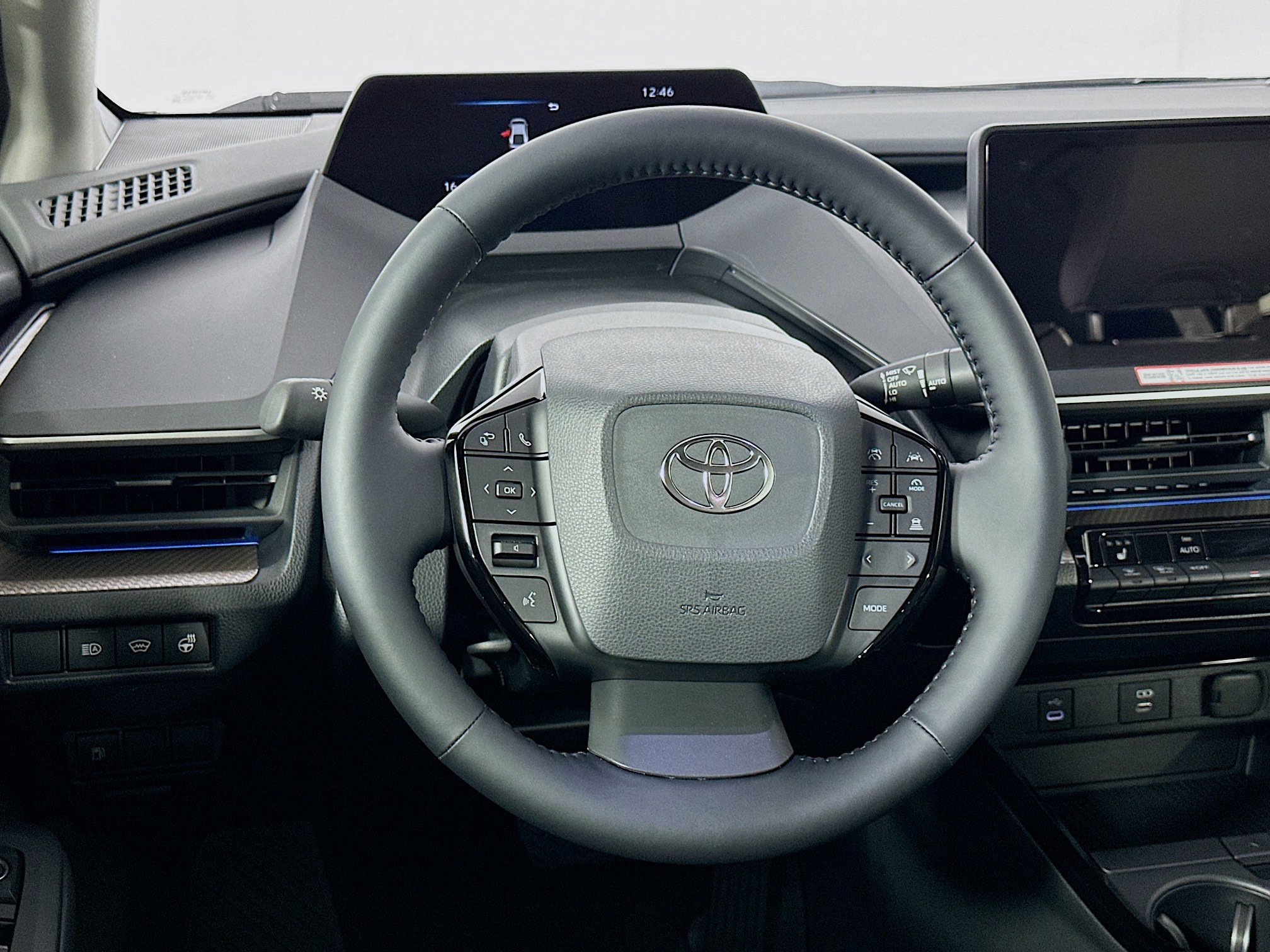 Used 2026 Toyota Prius XLE FWD image 18