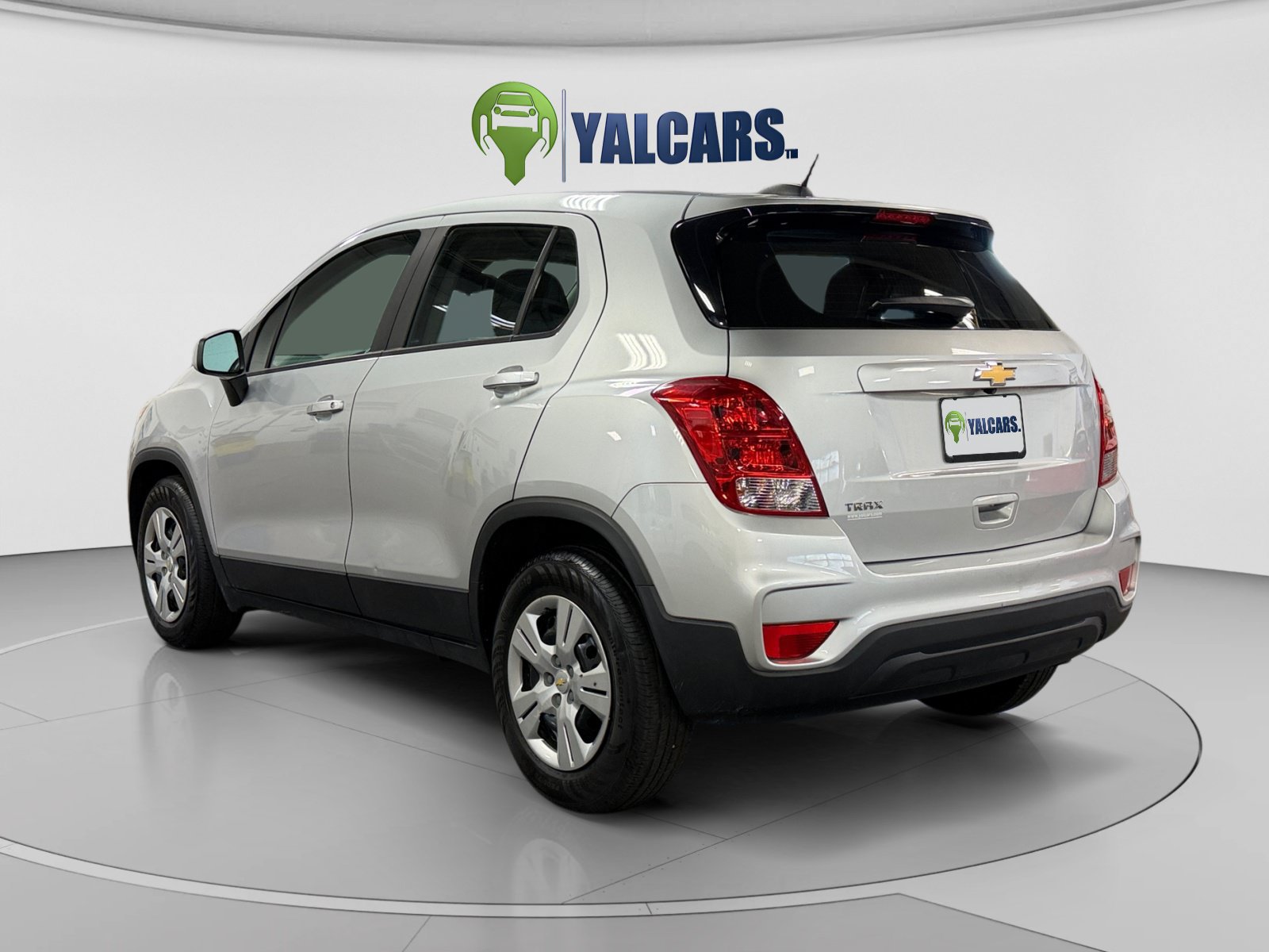 Used 2018 Chevrolet Trax LS FWD image 3