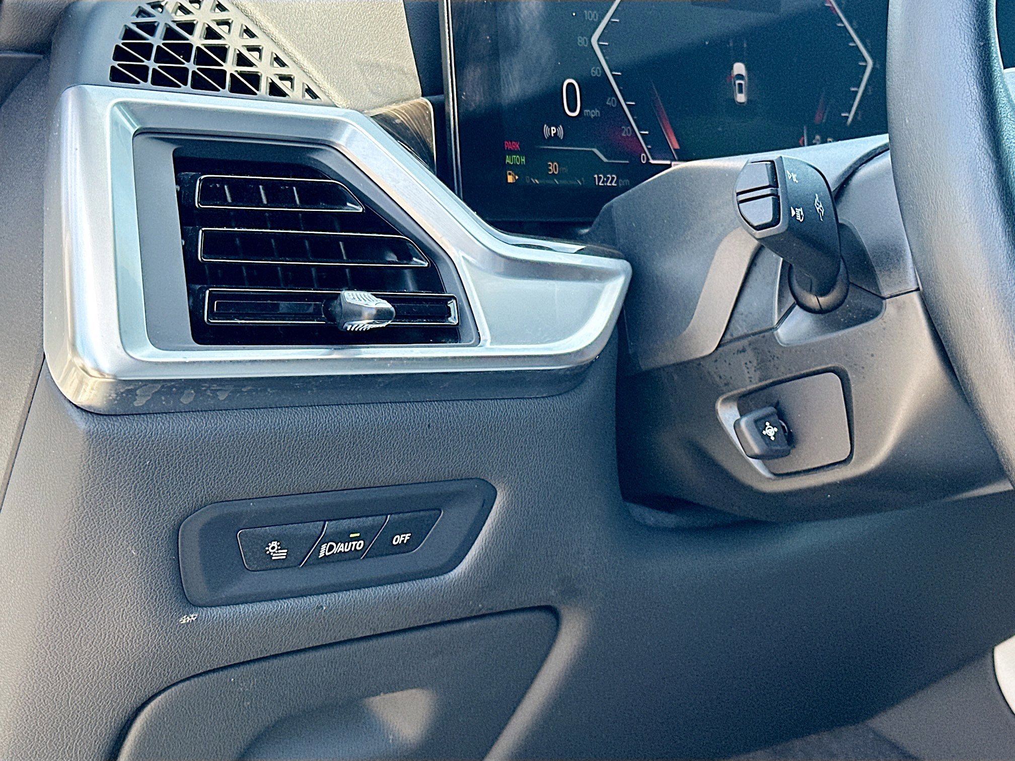 Used 2024 BMW X5 sDrive40i w/ Parking Assistance Package image 10