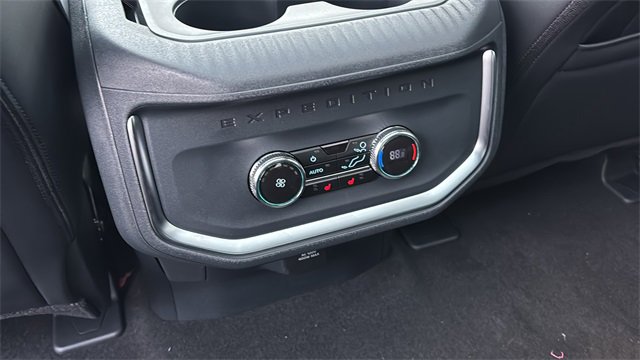 New 2025 Ford Expedition Platinum w/ Stealth Performance Package image 8