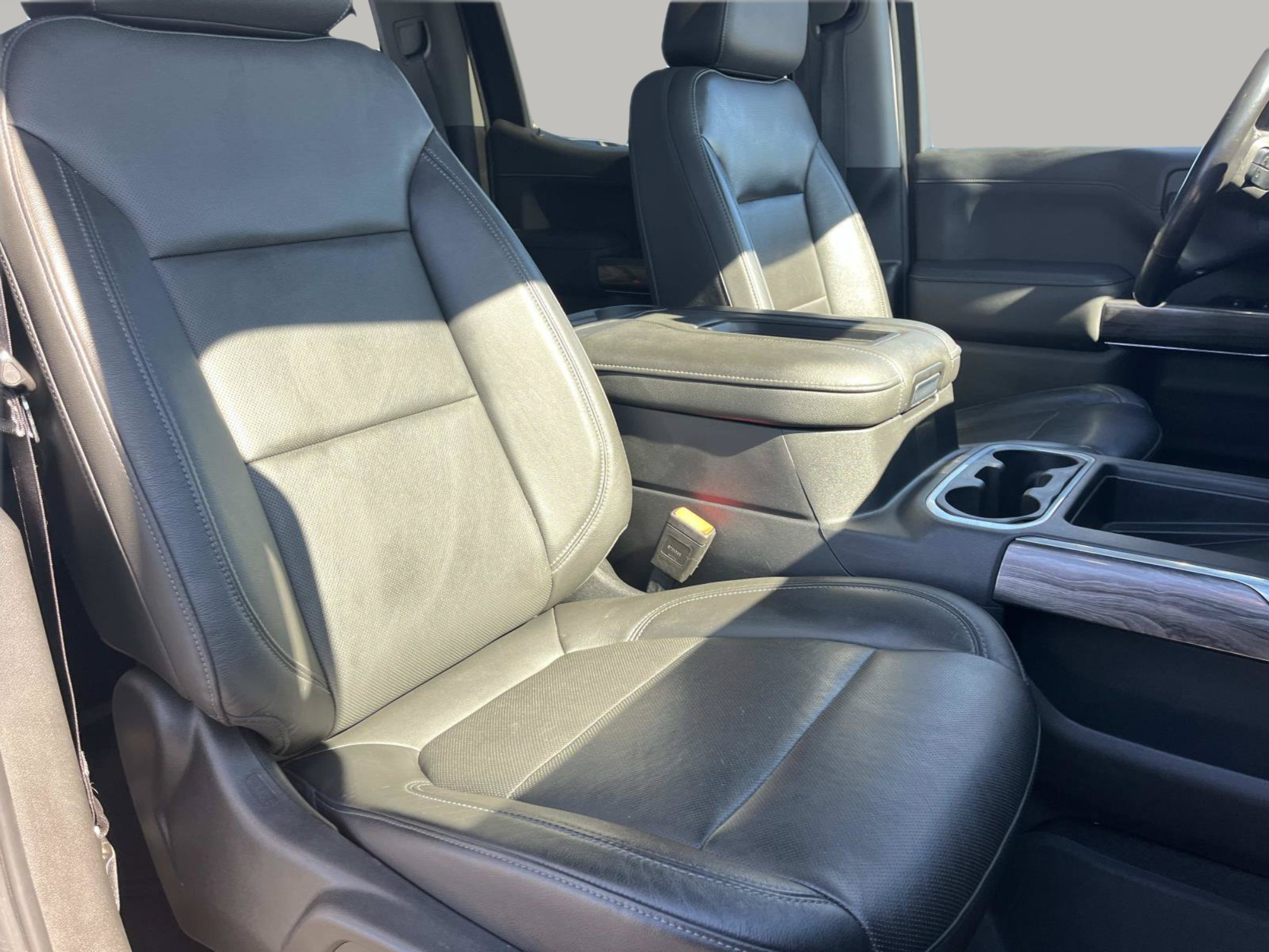 Used 2019 Chevrolet Silverado 1500 LTZ w/ LTZ Premium Package AWD/4WD image 29
