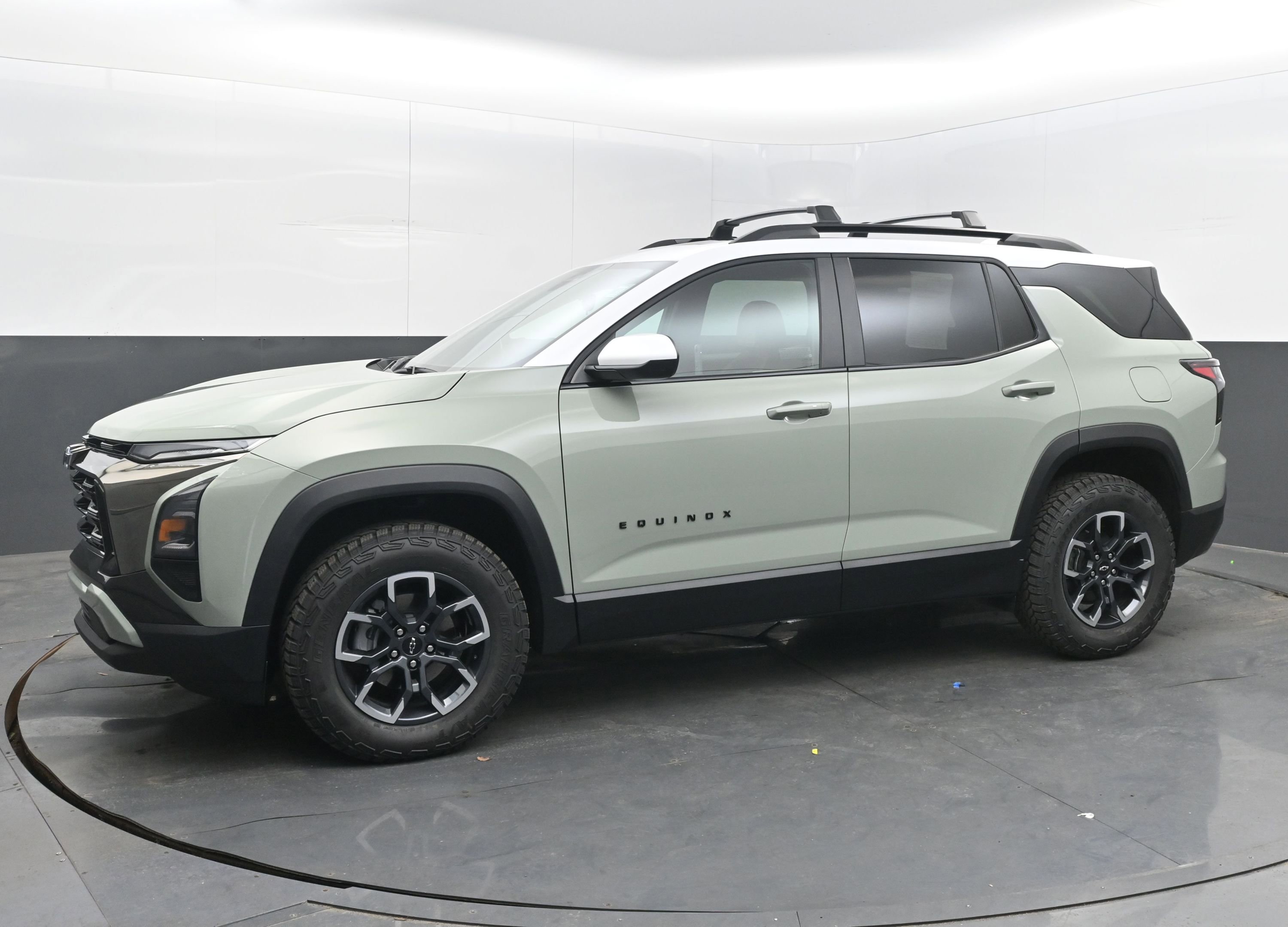 Used 2026 Chevrolet Equinox ACTIV w/ LPO, Floor Liner Package image 5