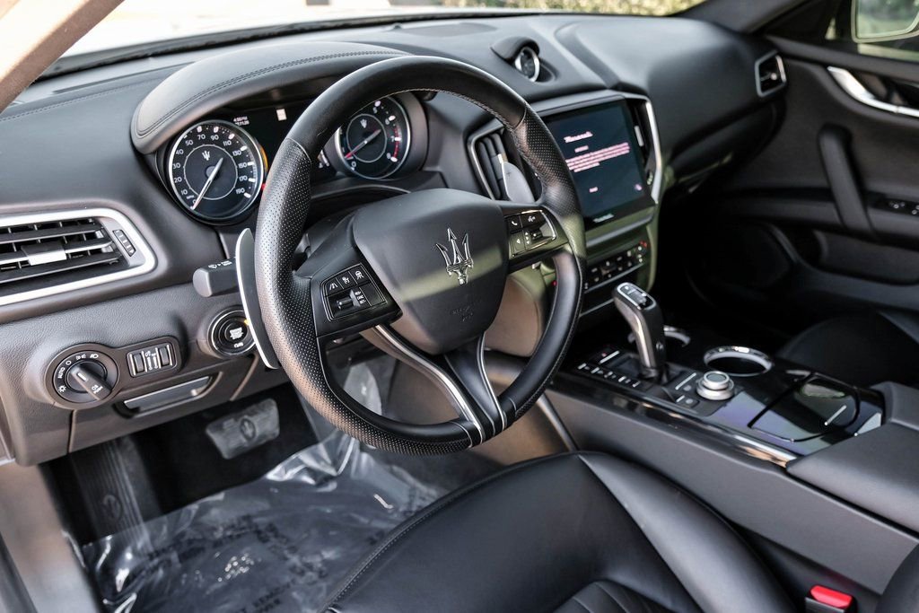 Used 2023 Maserati Ghibli Modena RWD image 12