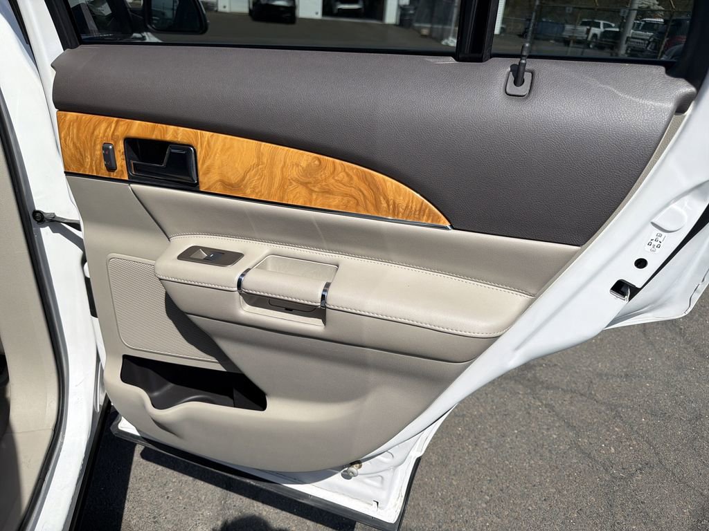 Used 2013 Lincoln MKX AWD image 16