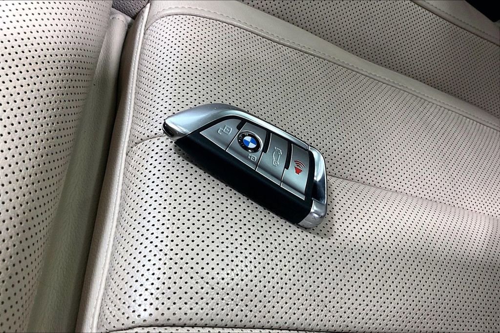 Used 2019 BMW X7 xDrive50i w/ Premium Package image 10