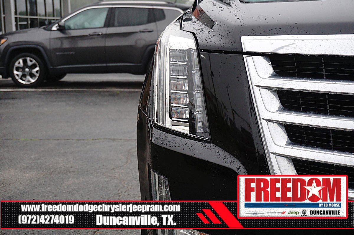 Used 2019 Cadillac Escalade Luxury AWD/4WD image 44