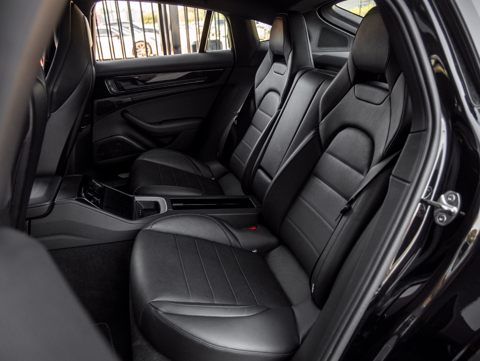 Certified 2025 Porsche Panamera image 33