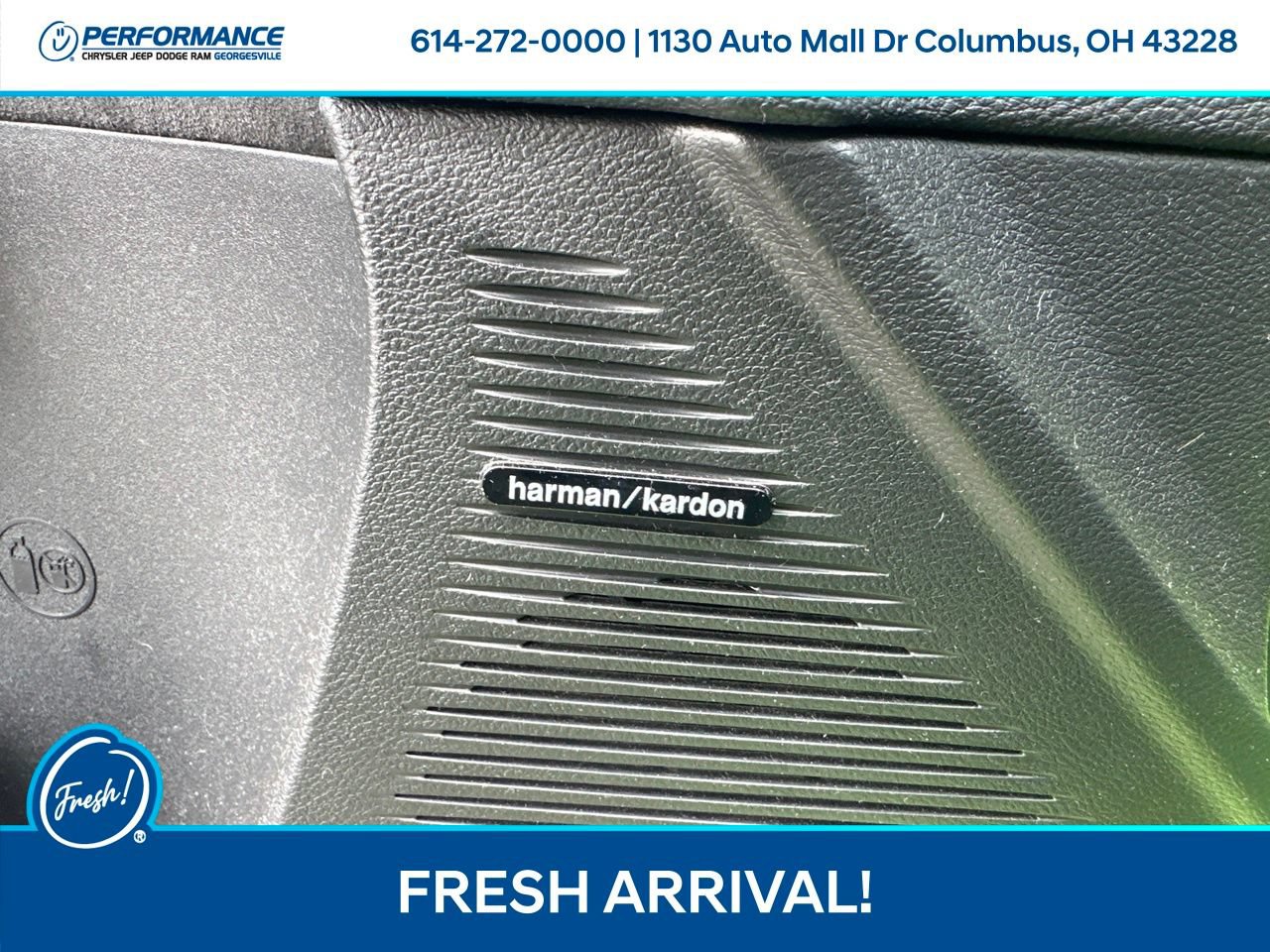 Used 2015 Dodge Challenger SRT RWD image 16