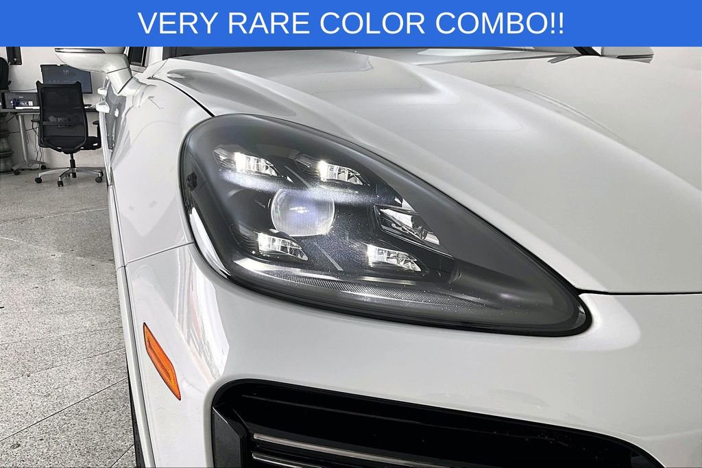 Used 2022 Porsche Cayenne Turbo S image 39