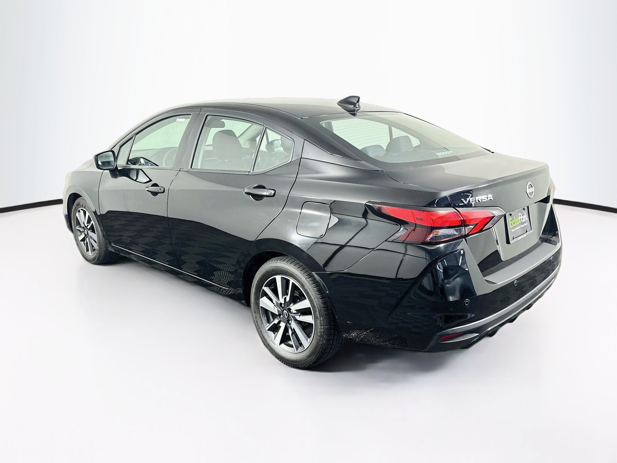 Used 2025 Nissan Versa SV FWD image 5
