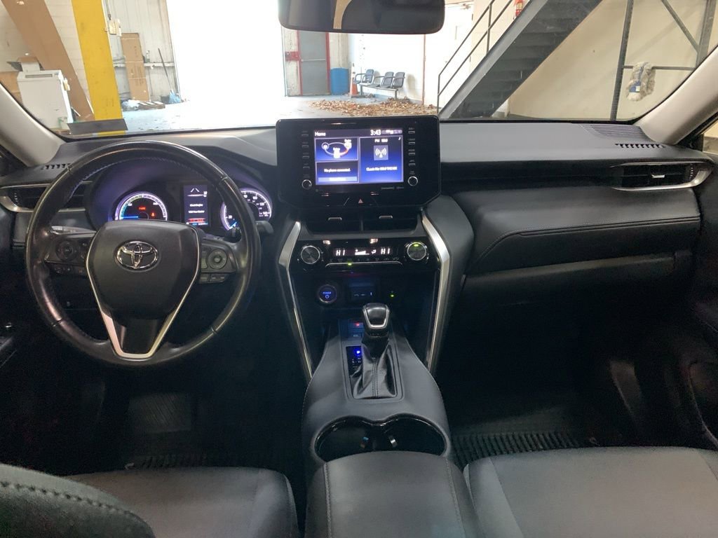 Used 2021 Toyota Venza LE image 15