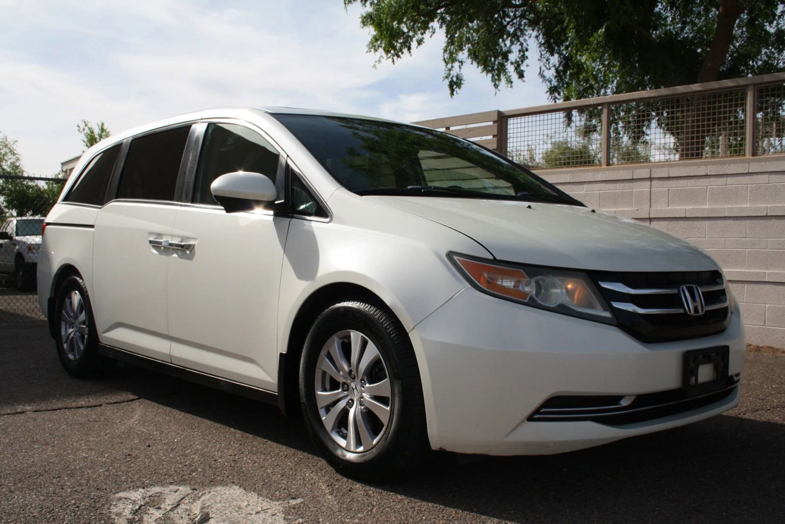Used 2014 Honda Odyssey EX-L image 2