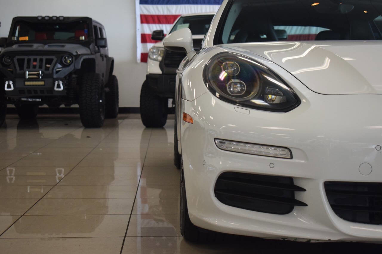 Used 2014 Porsche Panamera 4 image 9