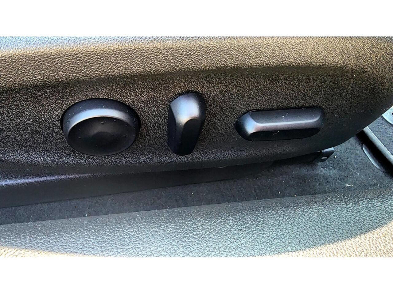 Used 2018 Buick Cascada Premium image 23