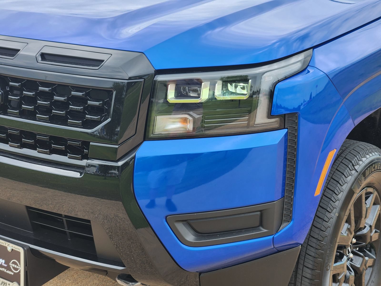 New 2026 Nissan Frontier SV w/ SV Convenience Package AWD/4WD image 9
