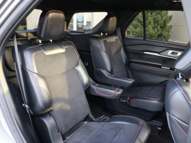 Used 2025 Ford Explorer ST AWD/4WD image 12