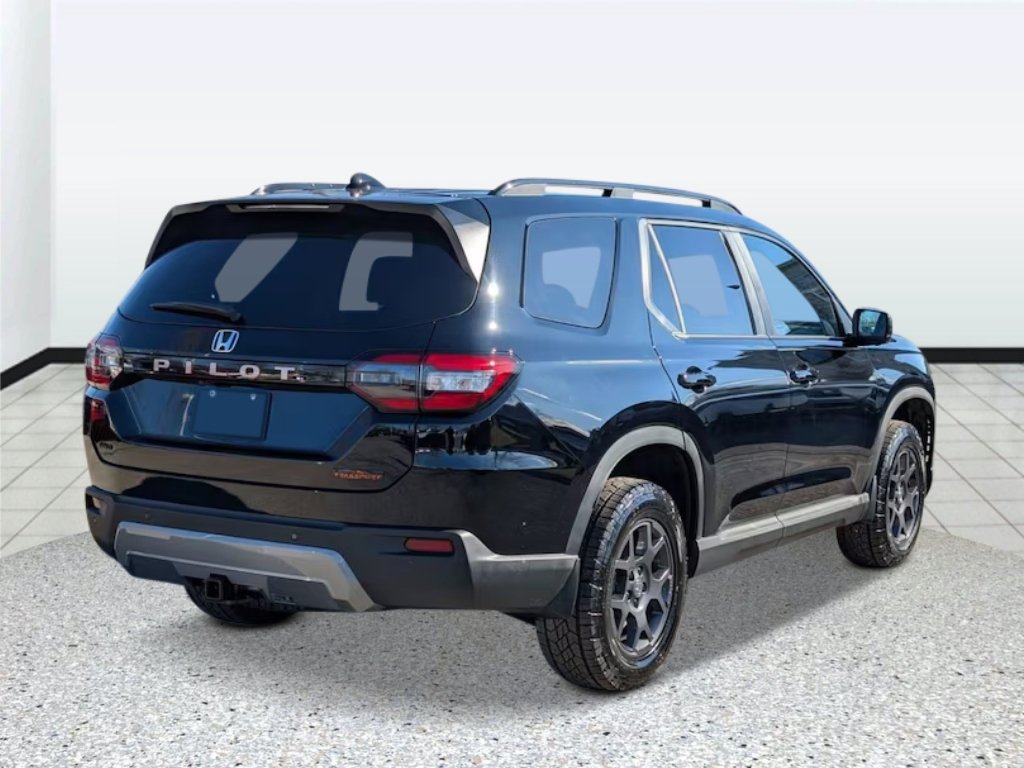 New 2026 Honda Pilot TrailSport image 3