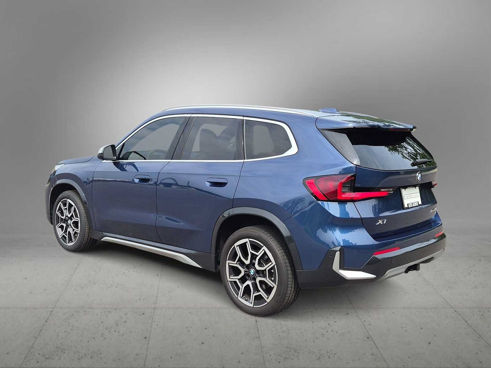 Used 2024 BMW X1 xDrive28i w/ Technology Package AWD/4WD image 6