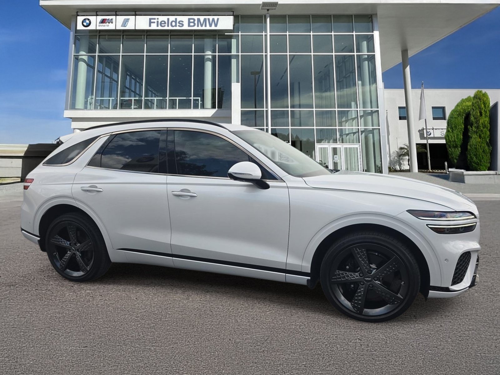 Used 2023 Genesis GV70 2.5T w/ Sport Prestige Package AWD/4WD image 1