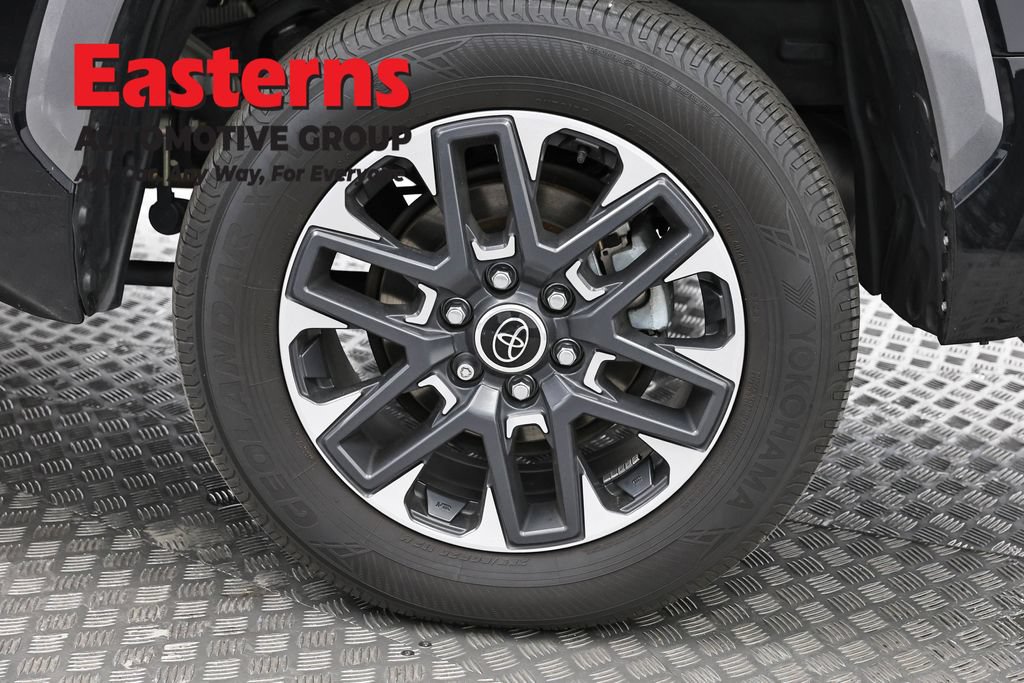 Used 2024 Toyota Tundra Limited AWD/4WD image 37