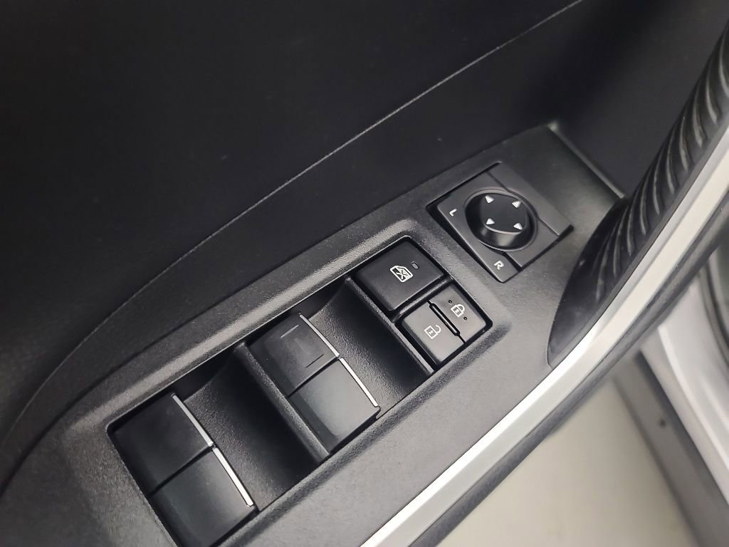 Used 2020 Toyota RAV4 Limited AWD/4WD image 24