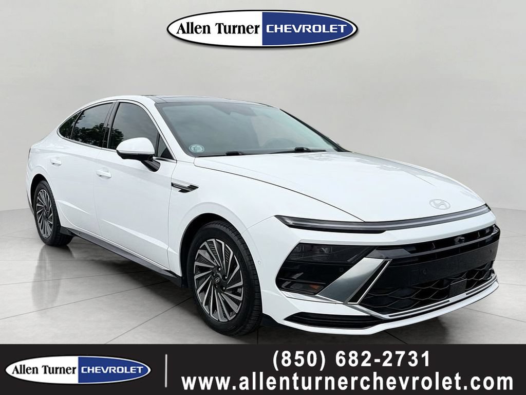 Used 2025 Hyundai Sonata Limited FWD image 1