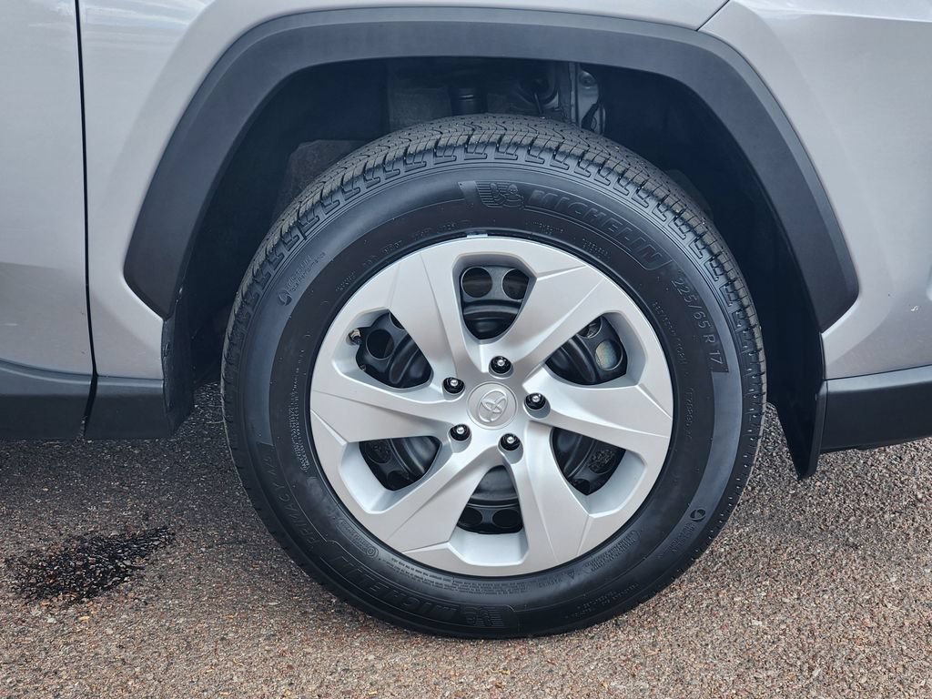 Used 2025 Toyota RAV4 LE FWD image 30