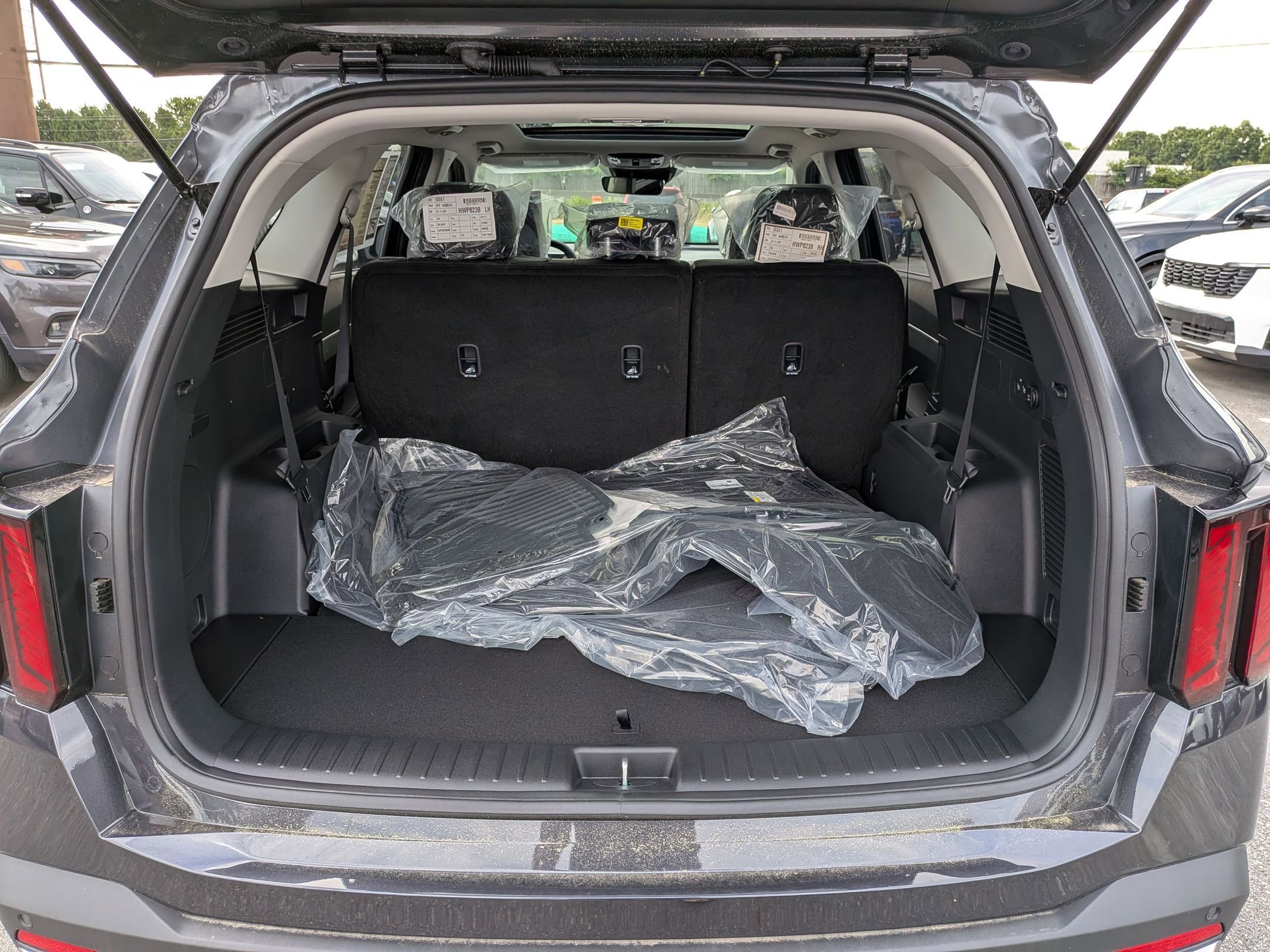 New 2026 Kia Sorento S w/ S Panoramic Sunroof Package FWD image 30