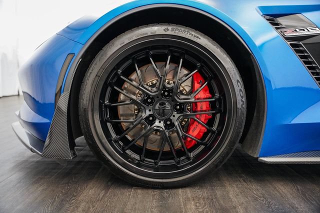 Used 2015 Chevrolet Corvette Z06 w/ 3LZ Preferred Equipment Group RWD image 39