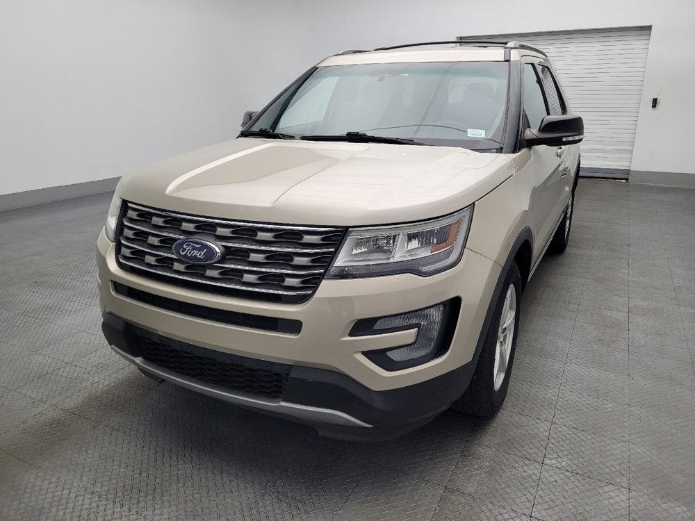 Used 2017 Ford Explorer XLT image 15
