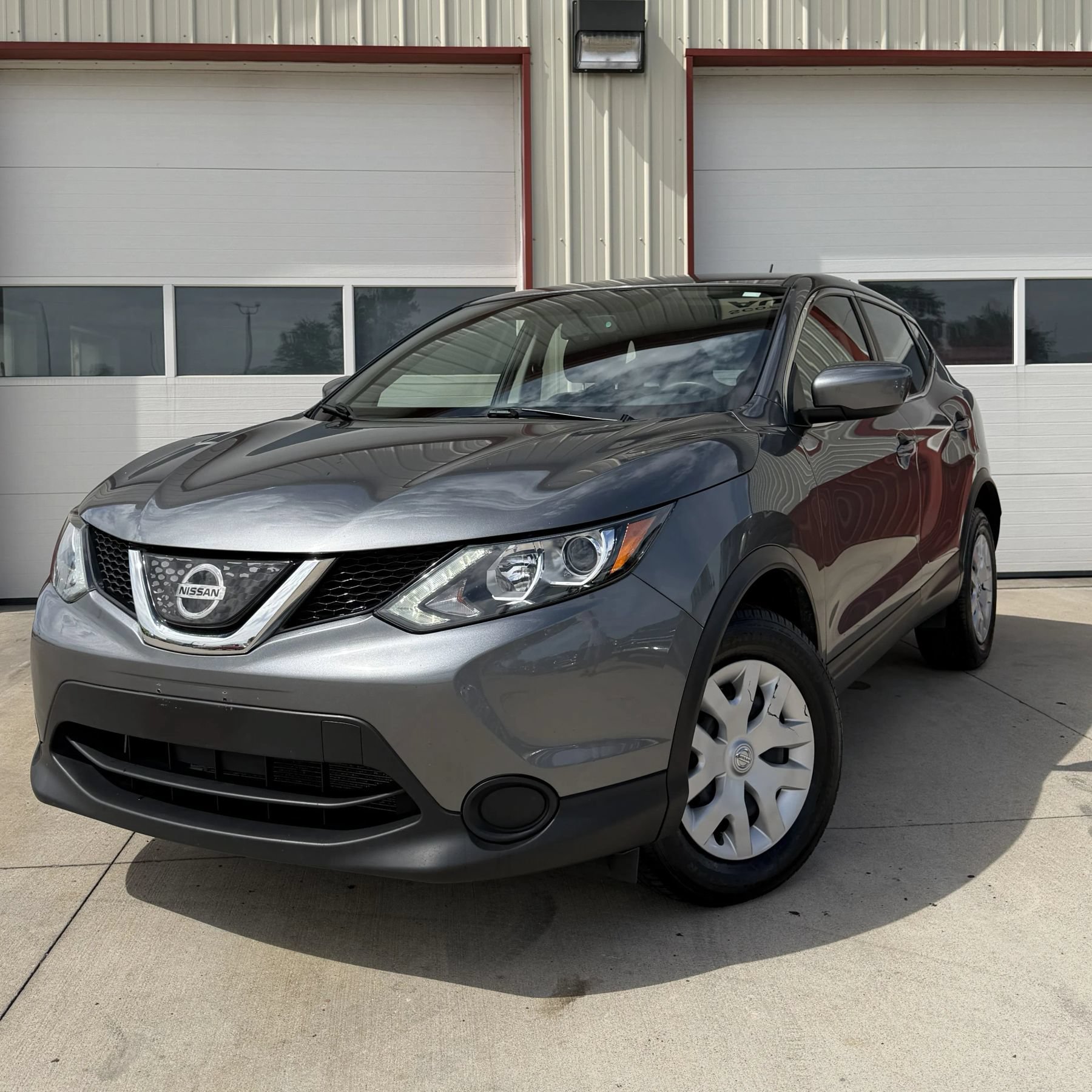 Used 2018 Nissan Rogue Sport S AWD/4WD image 3