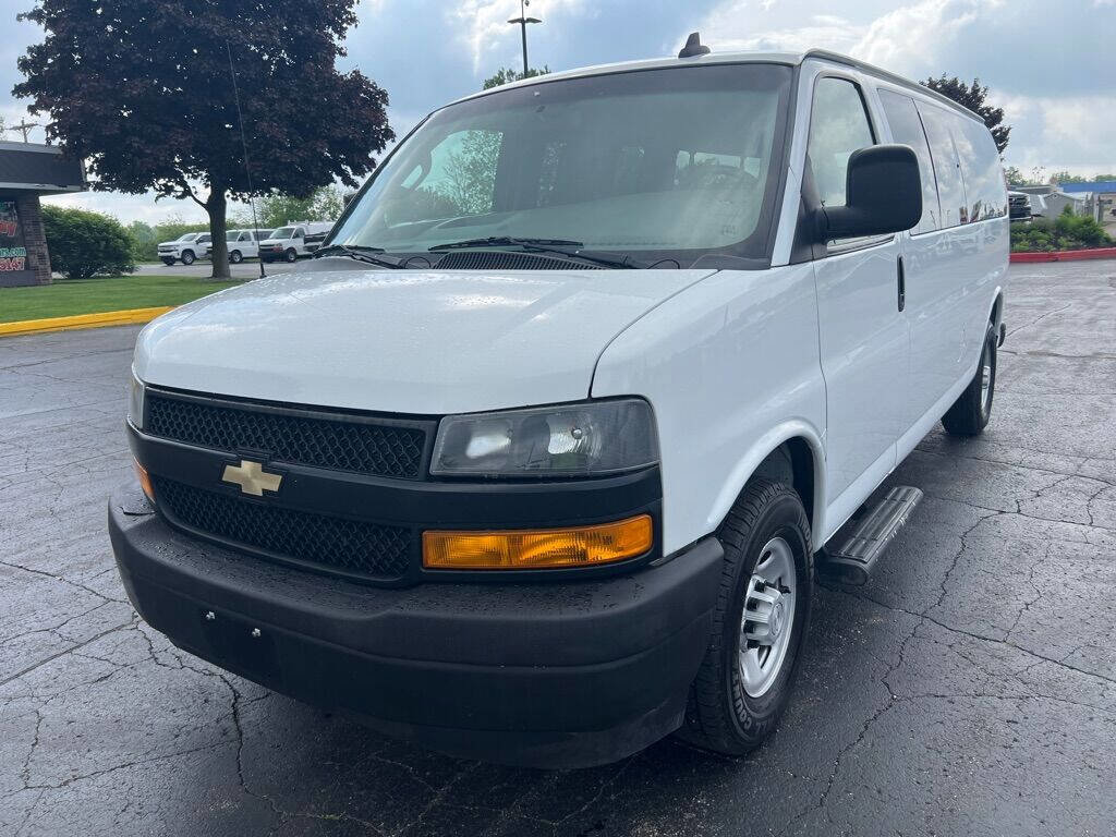 Used 2019 Chevrolet Express 3500 LS RWD image 17