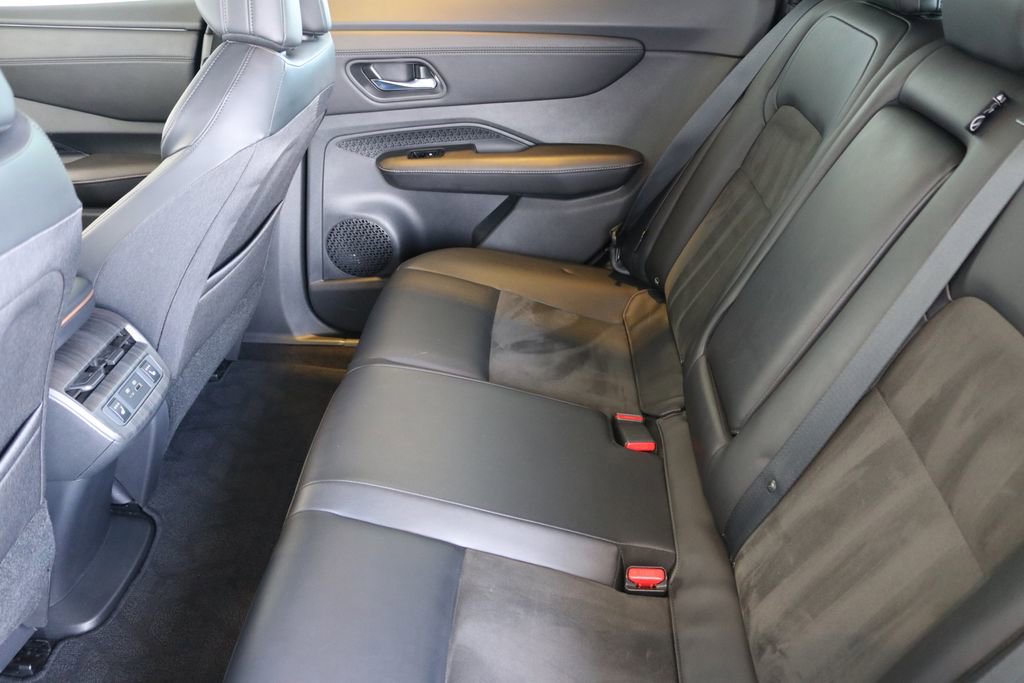 Used 2023 Nissan Ariya AWD image 24