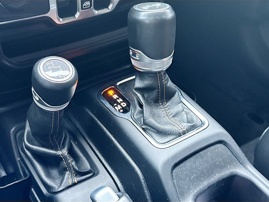 Used 2021 Jeep Wrangler Unlimited Sahara AWD/4WD image 18