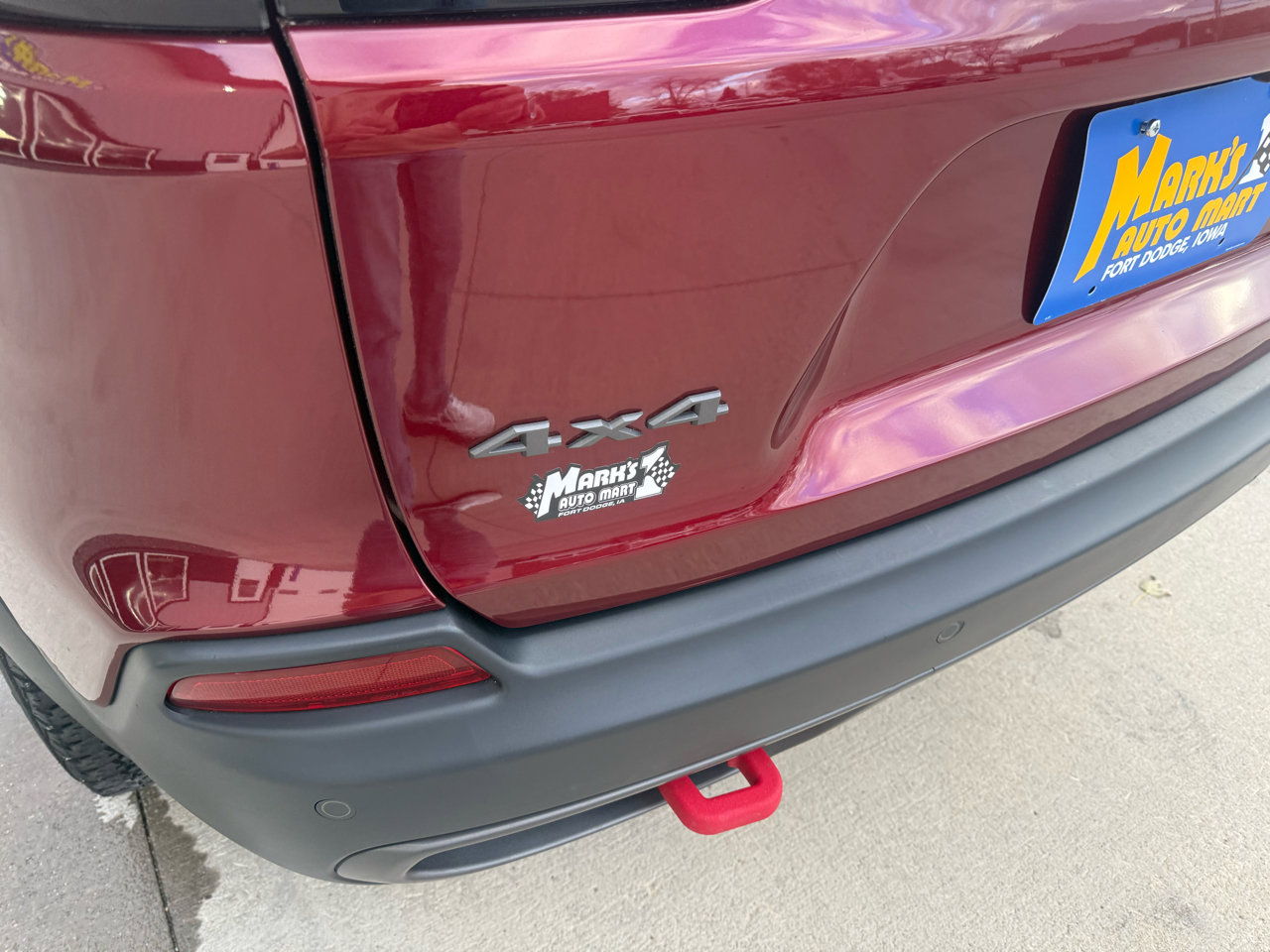 Used 2019 Jeep Cherokee Trailhawk image 23