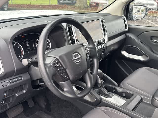 Used 2025 Nissan Frontier SV RWD image 2