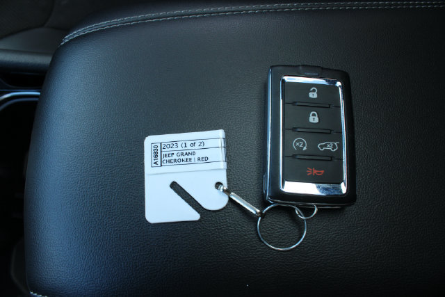 Used 2023 Jeep Grand Cherokee L Laredo AWD/4WD image 28