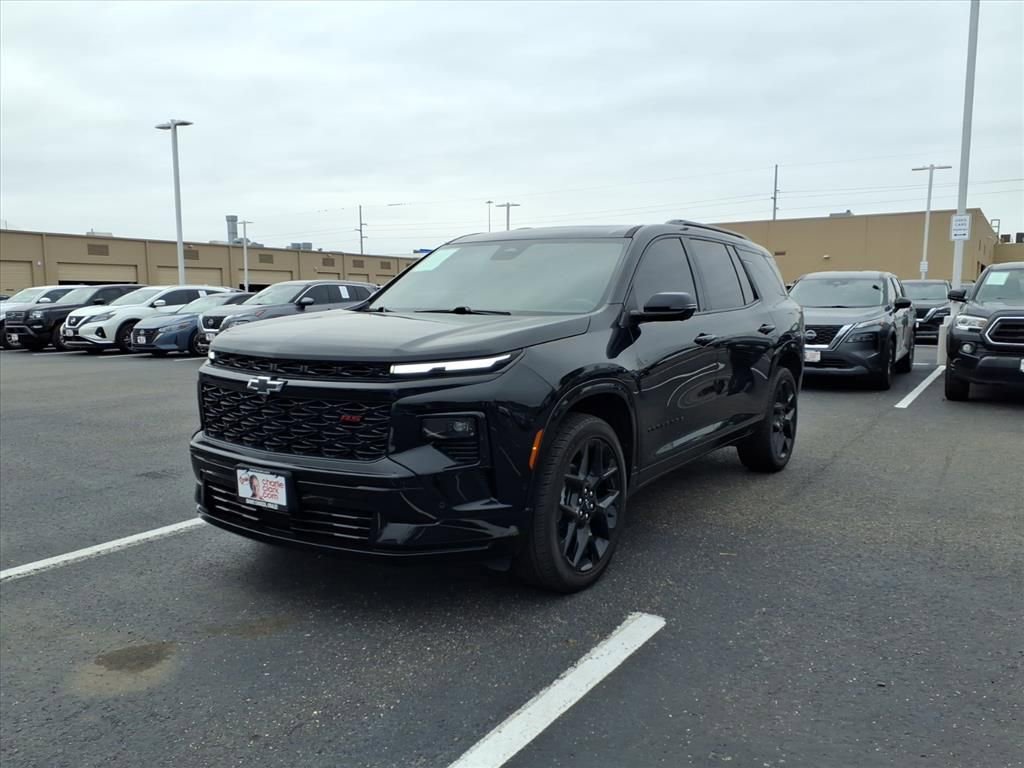 Used 2024 Chevrolet Traverse RS video 1