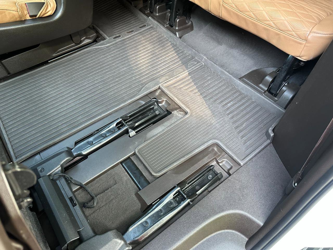 Used 2021 Cadillac Escalade ESV Sport w/ Driver Assist Tech Package image 27