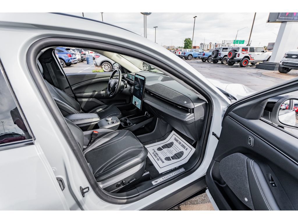 Used 2023 Ford Mustang Mach-E Premium image 20