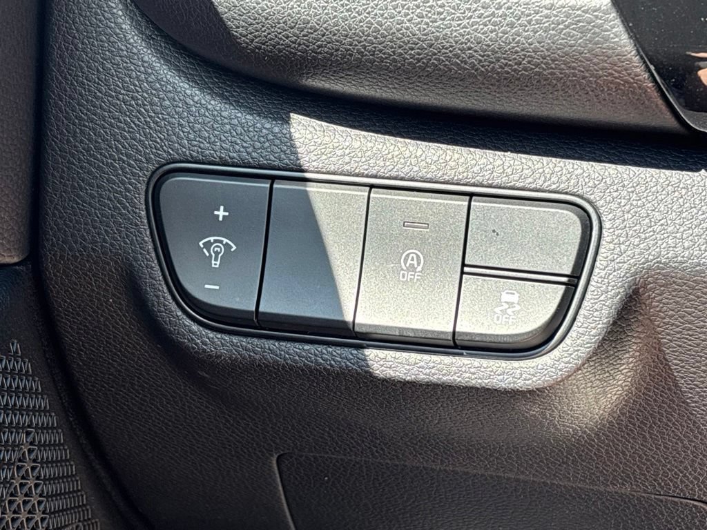Certified 2025 Kia Seltos S AWD/4WD image 21