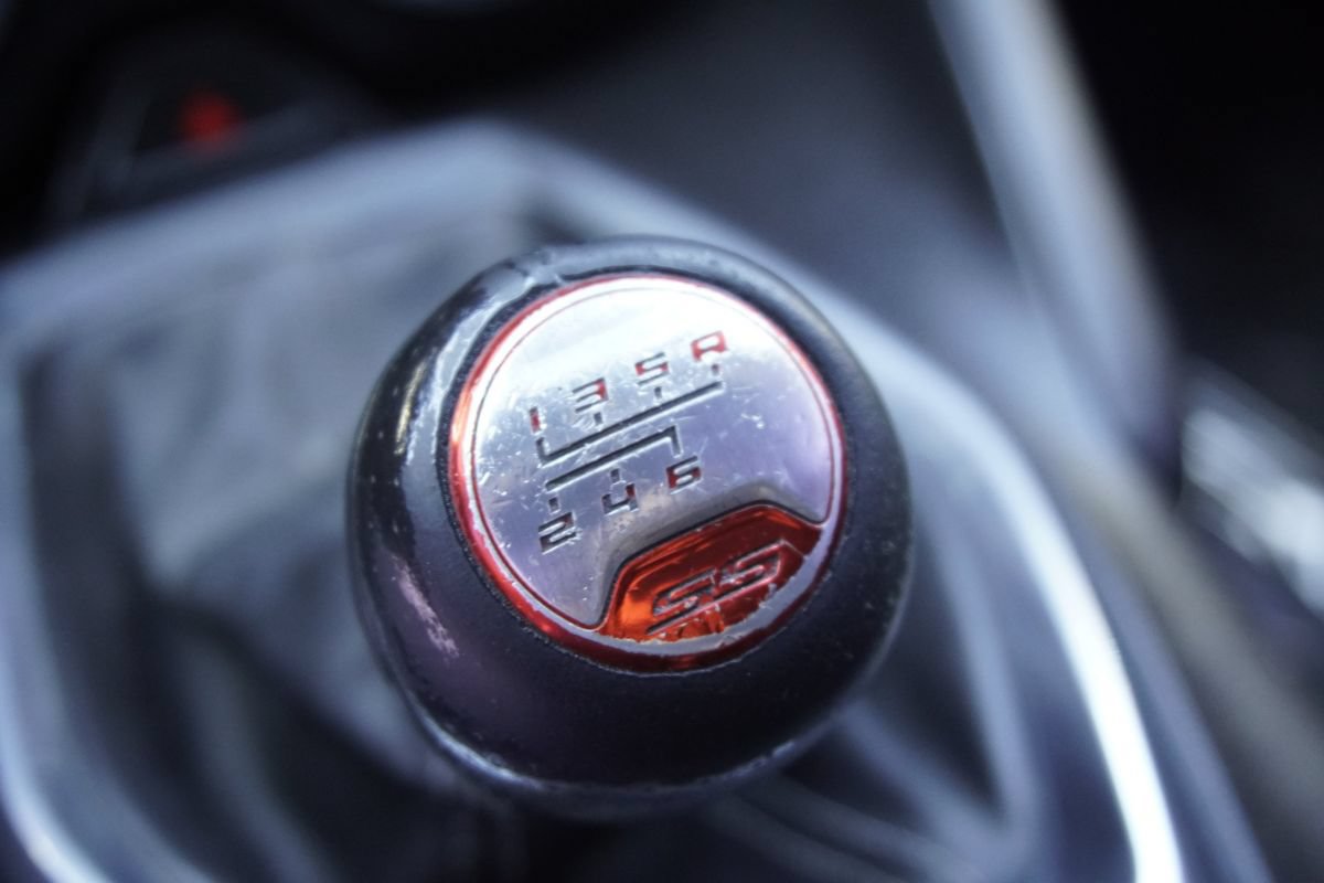 Used 2016 Chevrolet Camaro SS RWD image 23