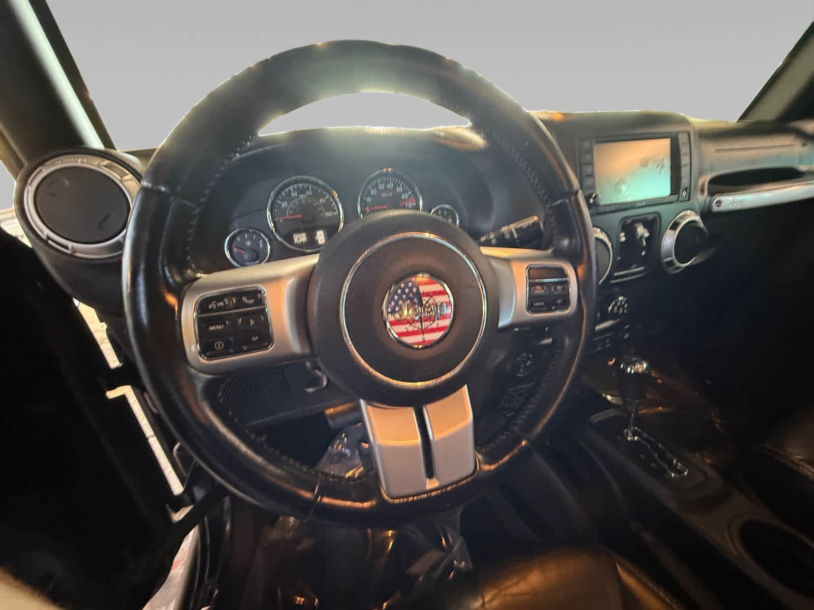 Used 2015 Jeep Wrangler Unlimited Rubicon AWD/4WD image 13