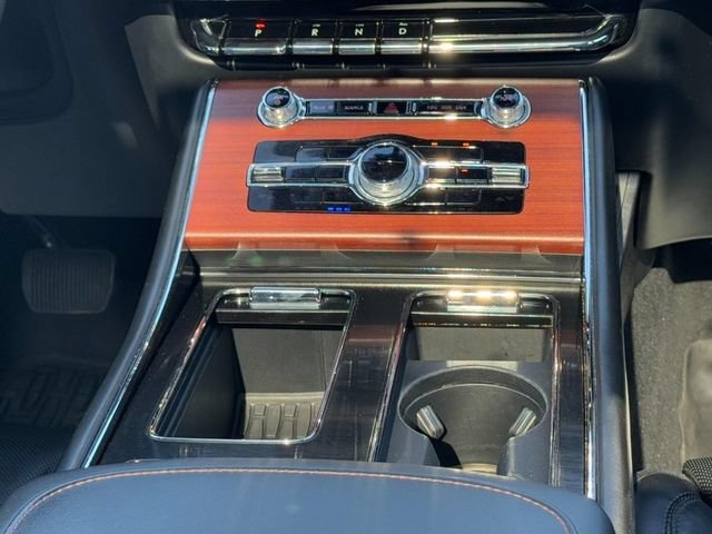 Used 2023 Lincoln Aviator Reserve w/ Equipment Group 201A AWD/4WD image 16