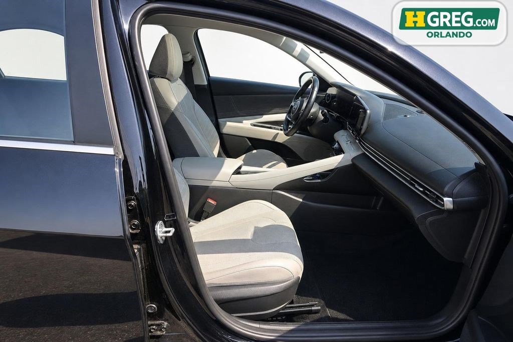 Used 2021 Hyundai Elantra Limited FWD image 13