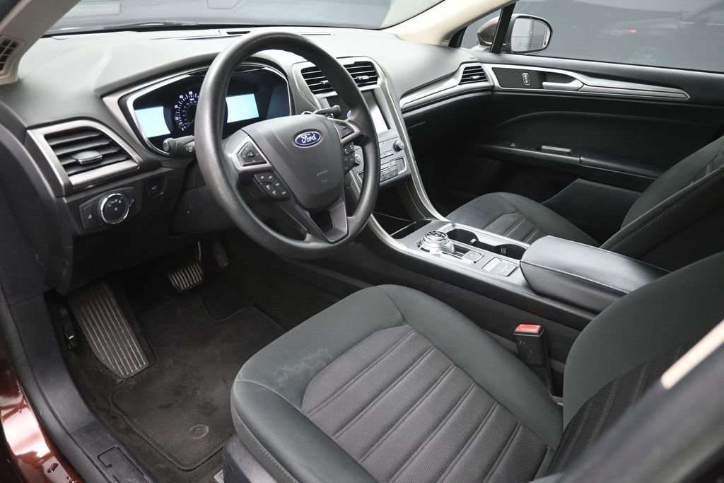 Used 2019 Ford Fusion SE FWD image 19