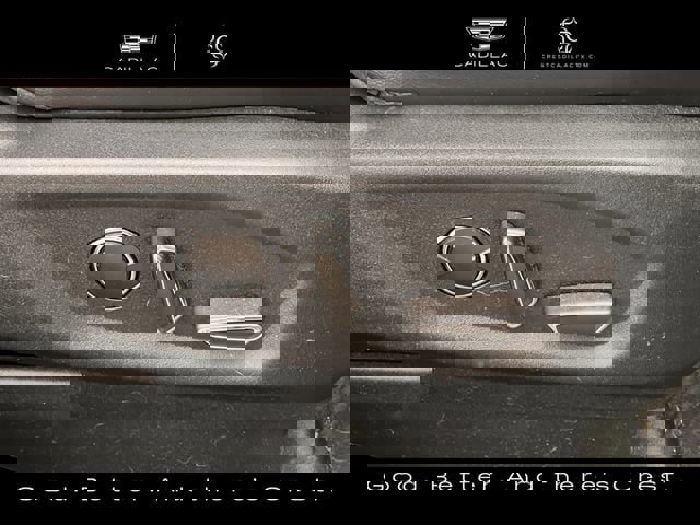 Used 2018 Ford Explorer XLT w/ Equipment Group 202A FWD image 24