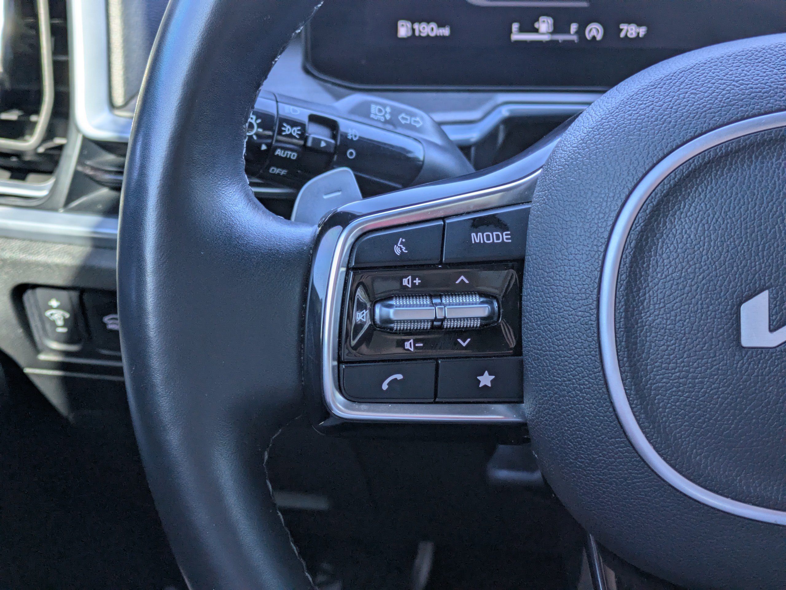 Used 2024 Kia Sorento SX Prestige image 18