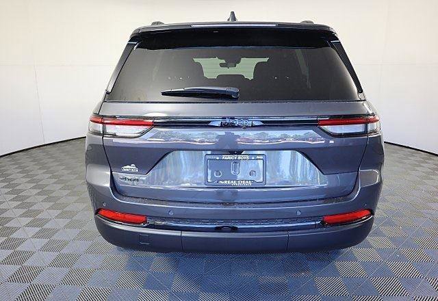 New 2025 Jeep Grand Cherokee Altitude image 5