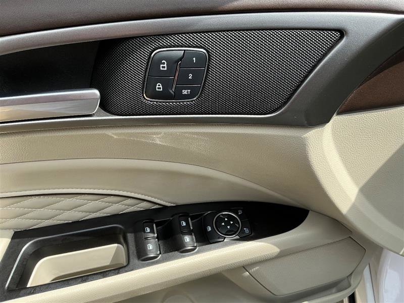 Used 2017 Ford Fusion Platinum image 28